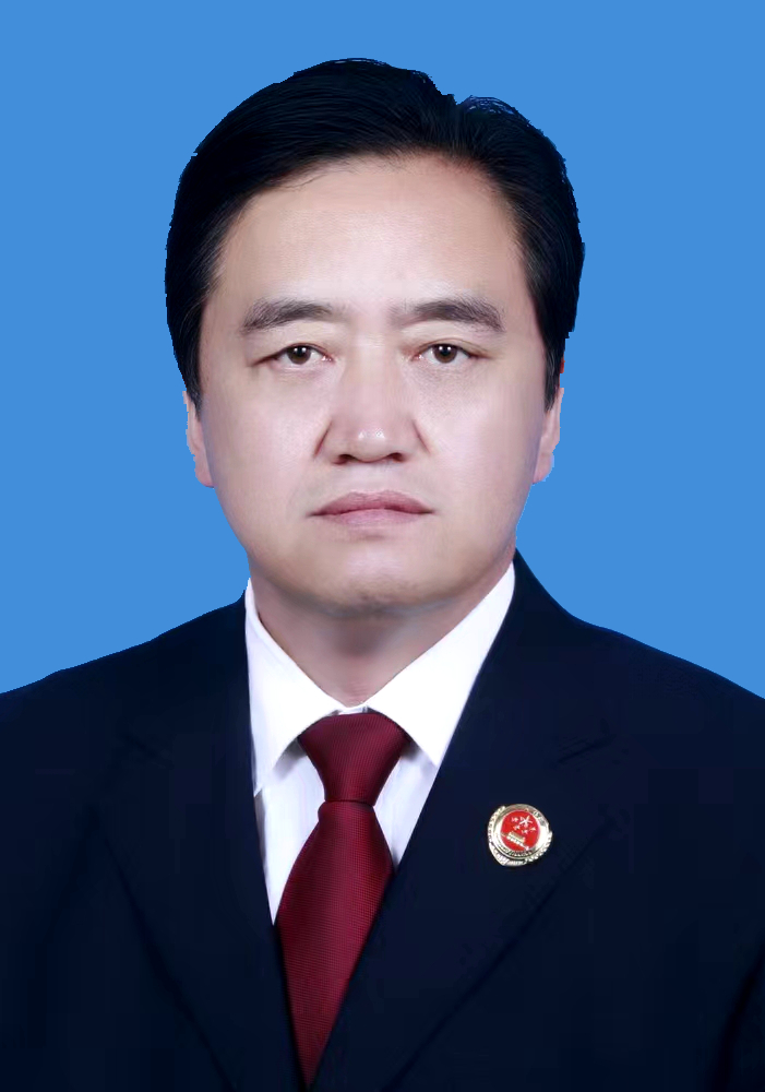 孙金林党组成员 副检察长易钧,男,回族,1969年2